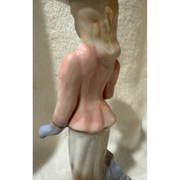 Vintage Ceramic Victorian Lady Figurine With Hat & Gloves - Picture 7 of 10